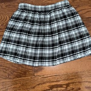 B&W plaid skirt!!